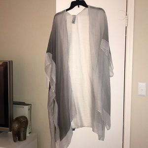 Sheer white/grey kimono